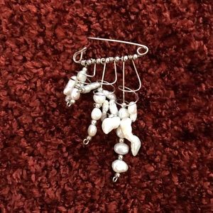 Natural pearl and sterling silver pin