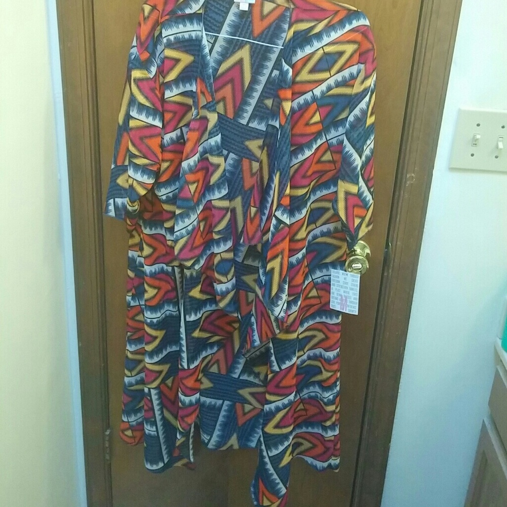 Medium new lularoe shirley