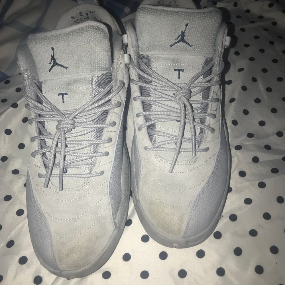 Wolf grey jordan 12’s