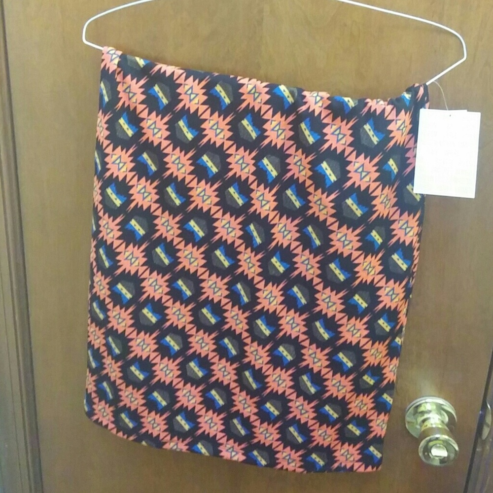 Medium new with tag lularoe cassie