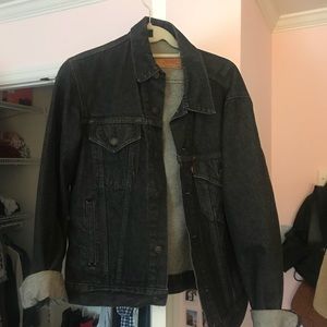 Vintage oversized black Levi’s jean jacket
