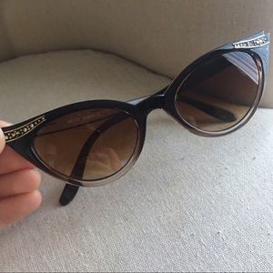 Vintage Cat Eye Sunnies - never worn