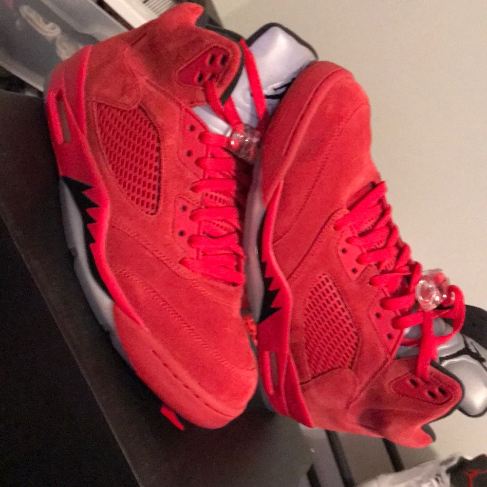 Jordan retro 5 red suede