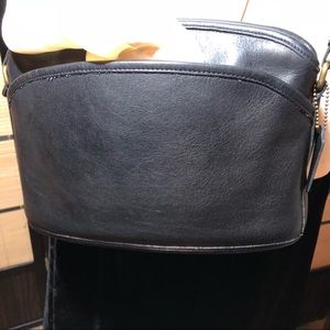 Coach vintage black shoulder/crossbody bag 9976