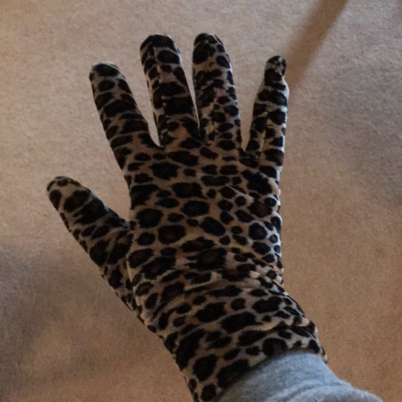 leopard print winter gloves