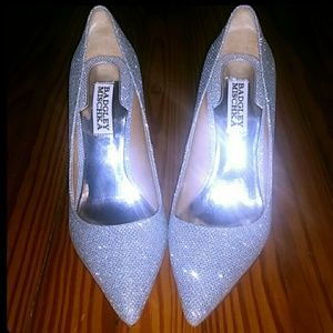 💎BADGLEY MISCHKA💎Silver sparkle pumps💎