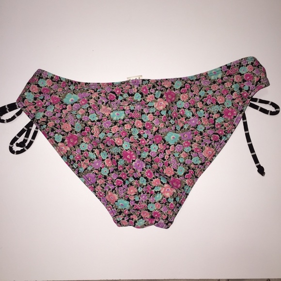 Roxy black floral bikini bottom - Picture 3 of 4