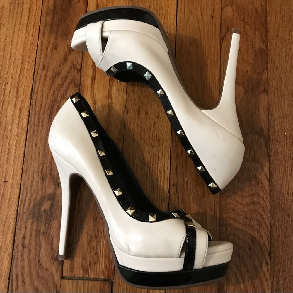 Black & white studded Jessica Simpson pumps