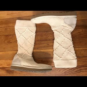 Cream Cable Knit mid-calf Ugg boots