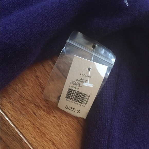 Cashmere Sweater - Picture 2 of 3