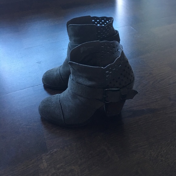 Betsy Johnson booties - Picture 3 of 4