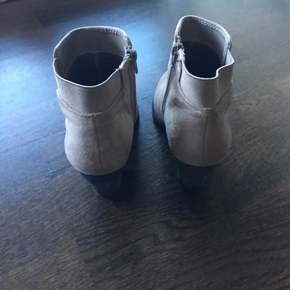 Beige booties - Picture 2 of 4