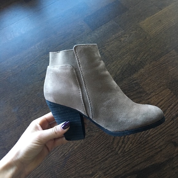 Beige booties - Picture 4 of 4