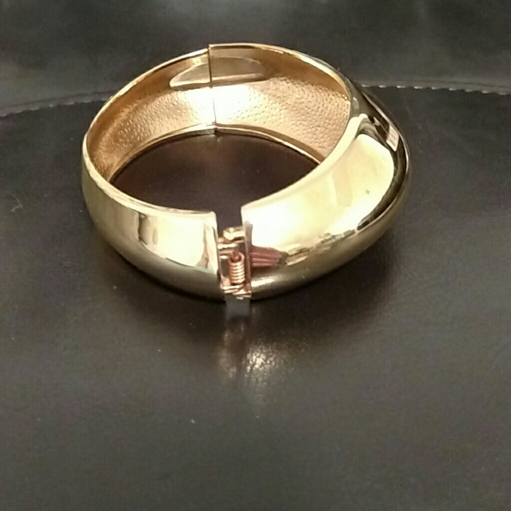 Vintage gold colored bracelet - Picture 2 of 5