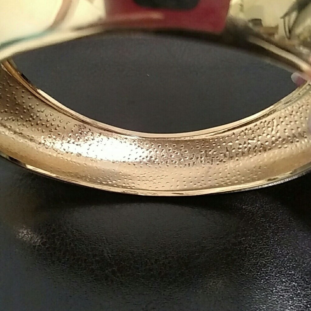 Vintage gold colored bracelet - Picture 4 of 5