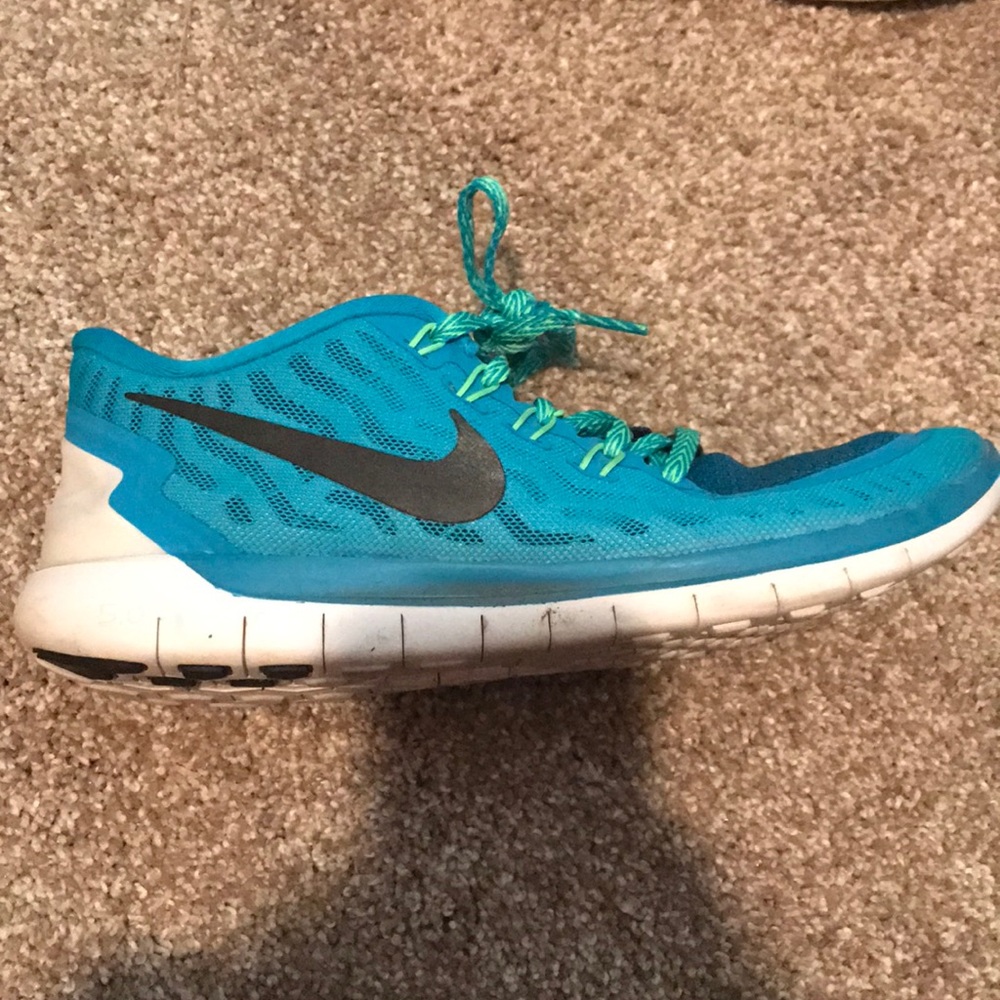 Nike tennis shoes