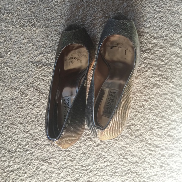 Pumps - Picture 2 of 4