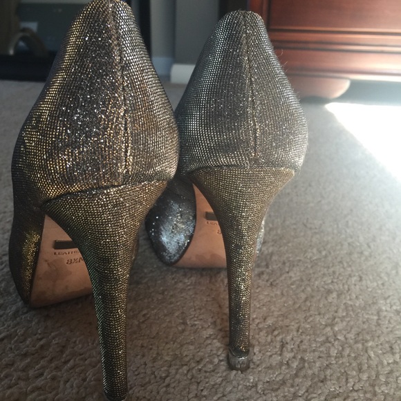 Pumps - Picture 3 of 4