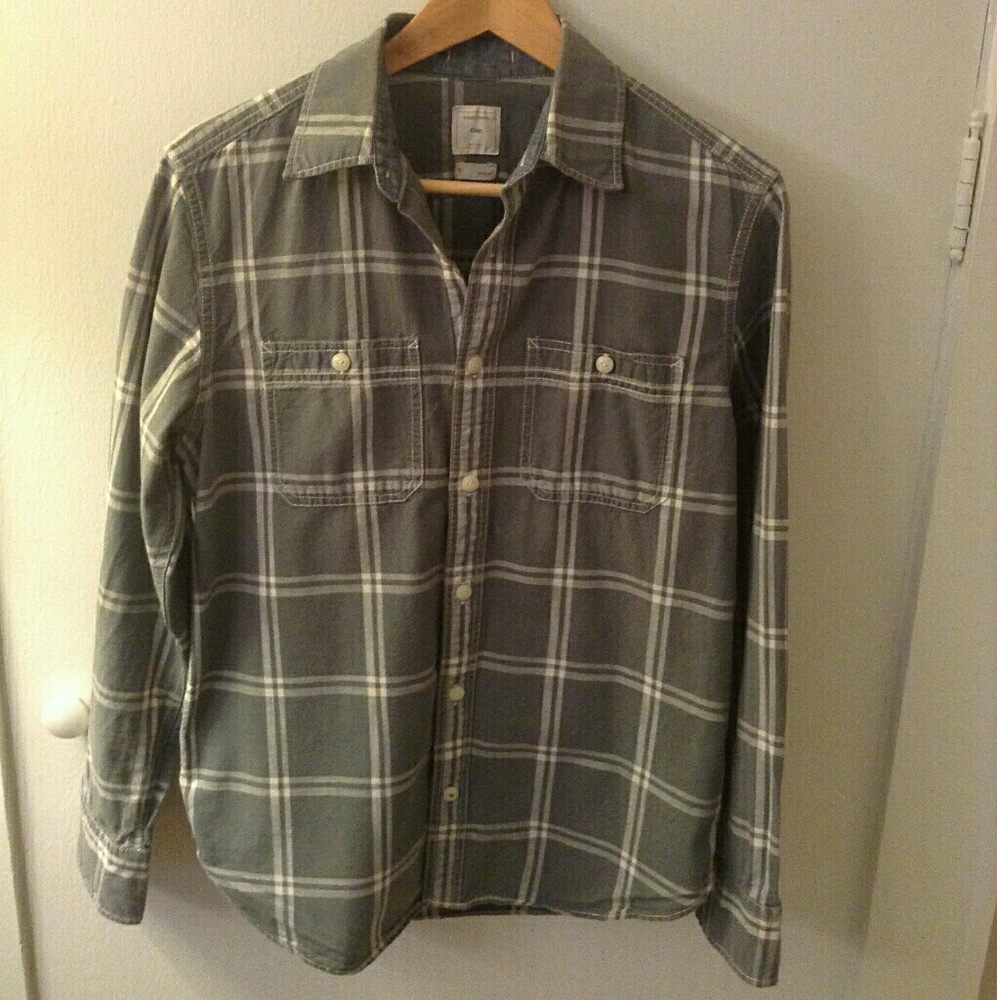 👋 Closing today!!GAP Shirt