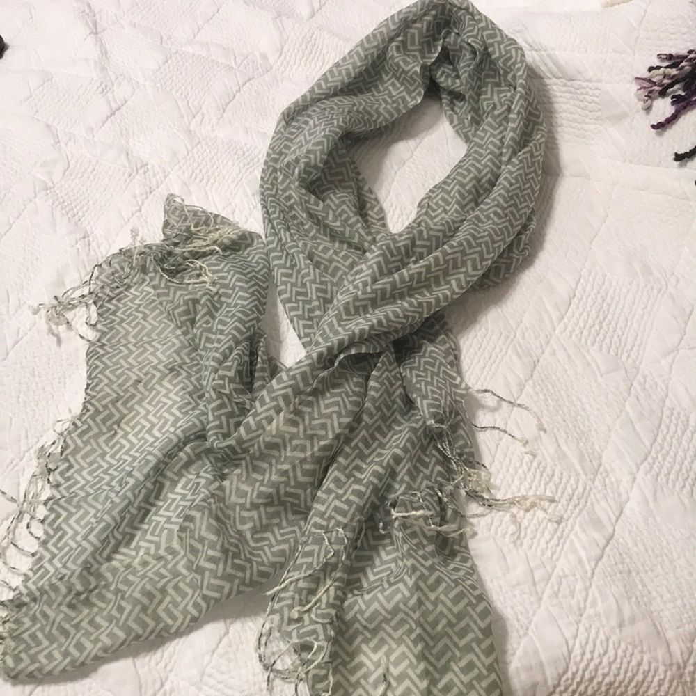Target geometric print scarf