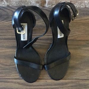 Steve Madden Black heels