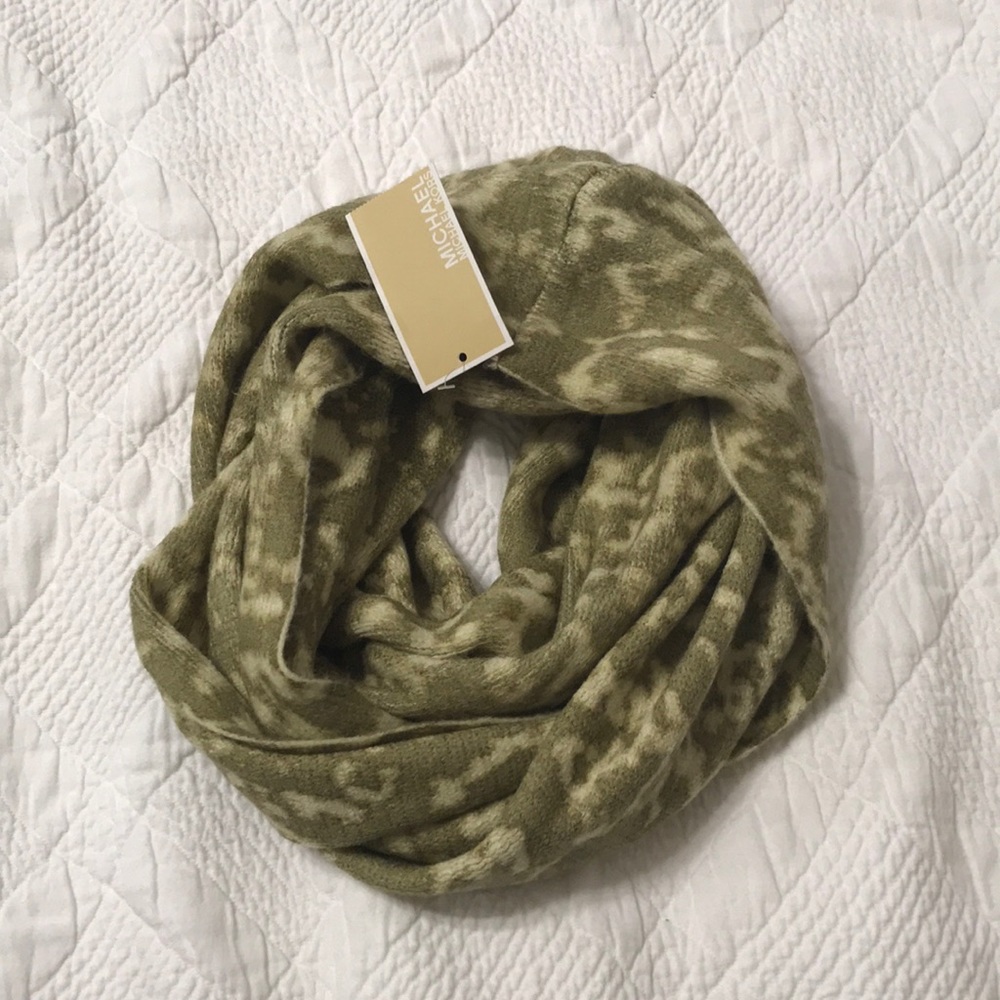 Michael Michael Kors infinity scarf