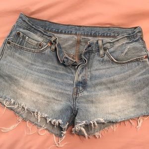 Levi’s 501 cutoff shorts