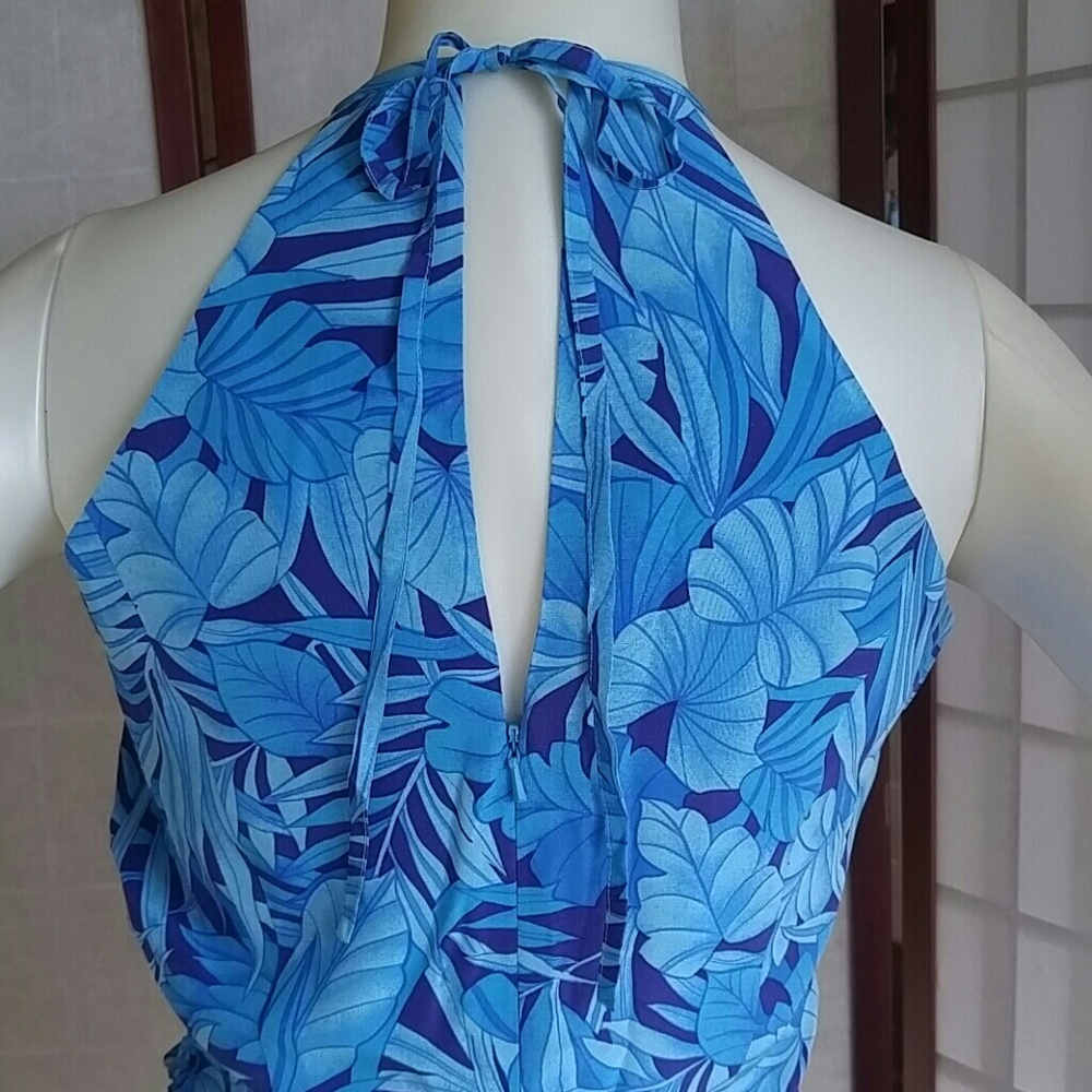 Dress - Picture 8 of 9