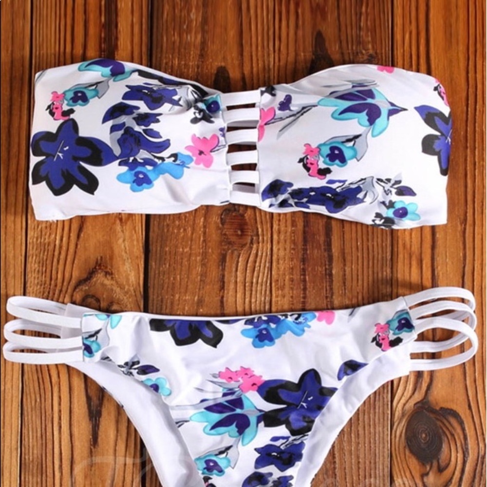 Strappy floral Bikini. Size: S/M. New Never worn.