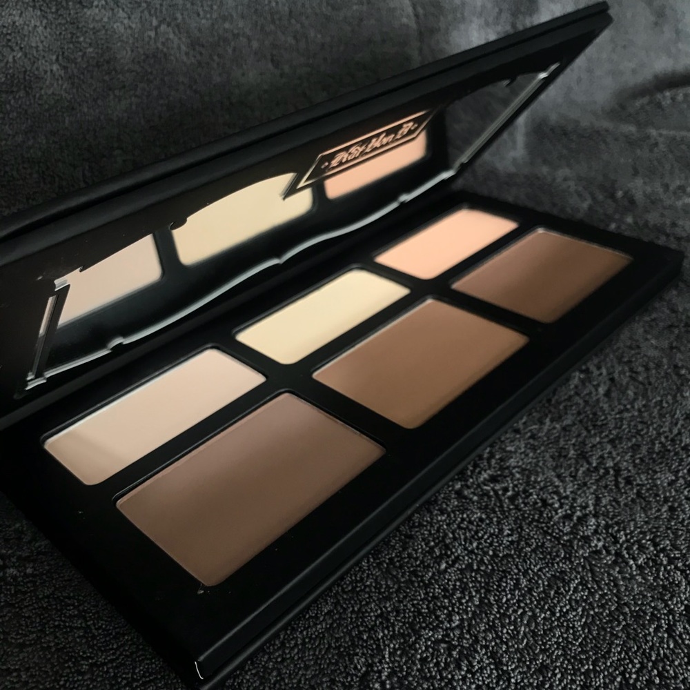 Kat Von D Beauty Shade & Light Contour Palette
