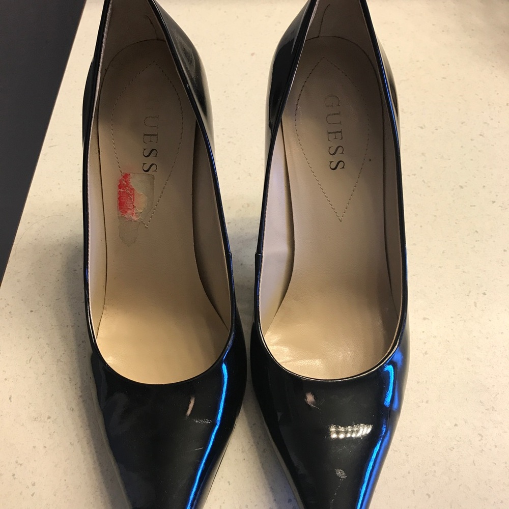 Guess black patent leather heel