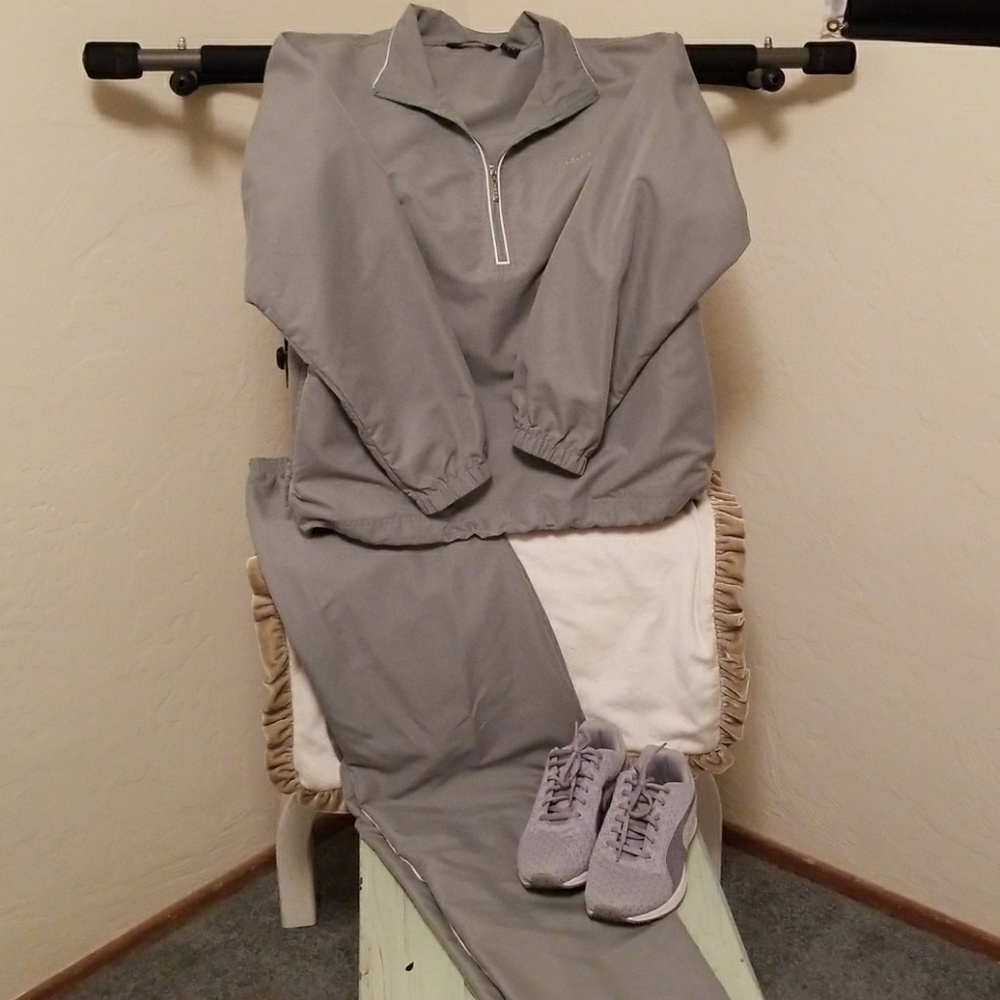 New and super comfy workout outfit with pants to m