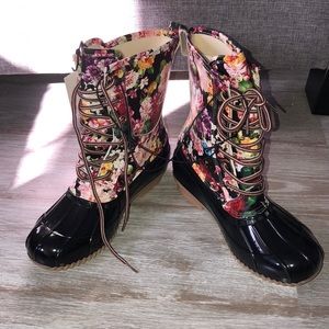 *Brand New* Rain/Snow boots