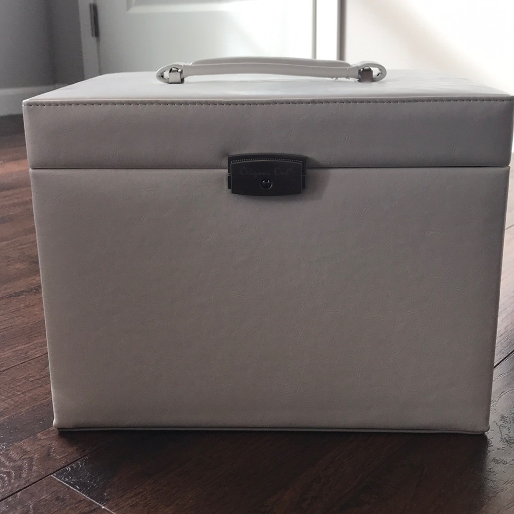 Origami Owl jewelry case