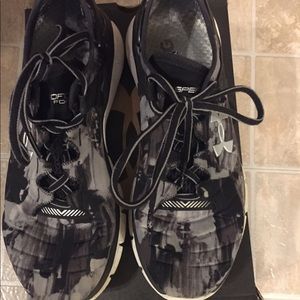 Under Armour "Fortis"