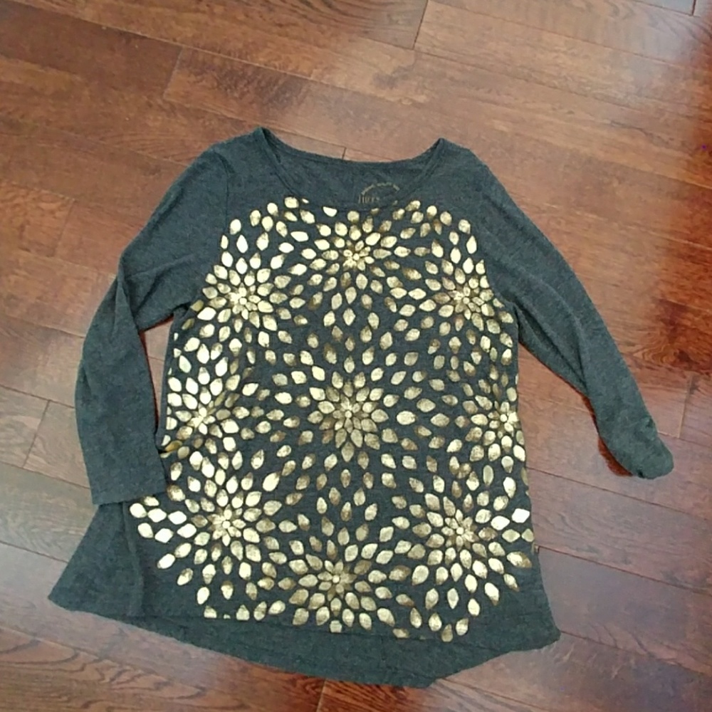 Adorable dark grey cotton top