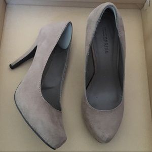 Call it Spring heels suede, great condition, 6
