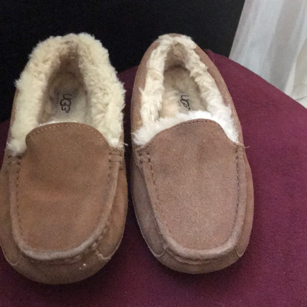 Ugg slippers size 3