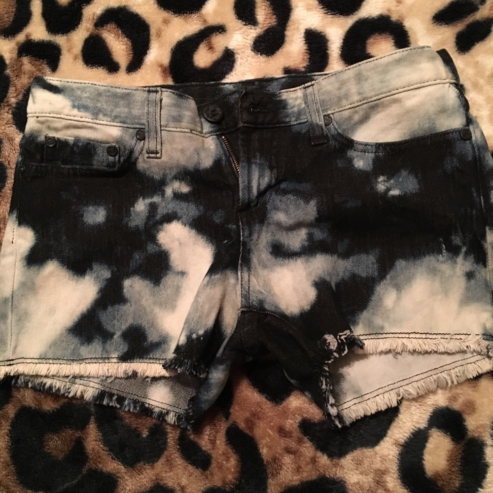 Destroyed tie dye jean short