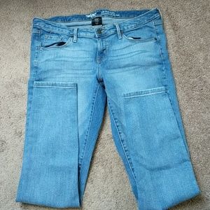 Light wash, stretch, skinny jeans