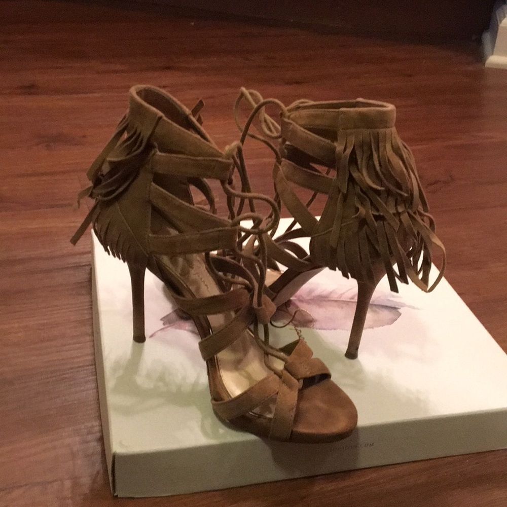 Suede fringe tan jessica Simpson strung up heel