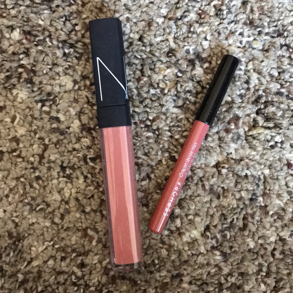 NARS lipgloss with liner