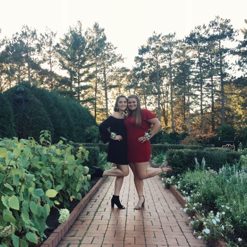 Meet your Posher, Elise