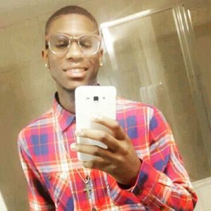 Meet your Posher, Lloyd