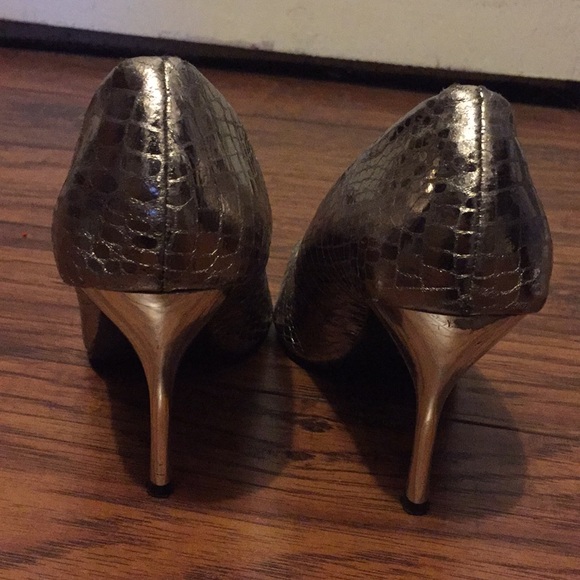 Heels - Picture 4 of 4