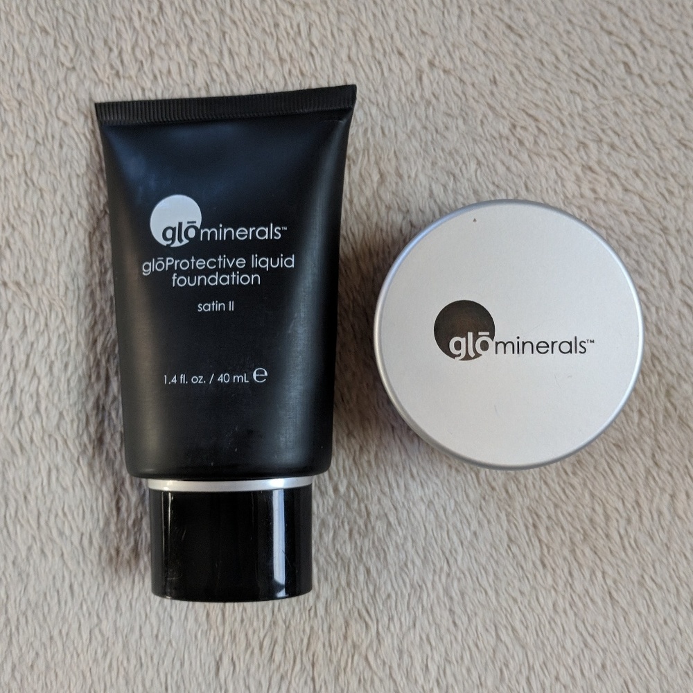 Glo Minerals loose powder and foundation