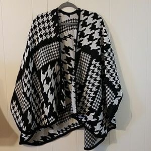 Houndstooth Poncho