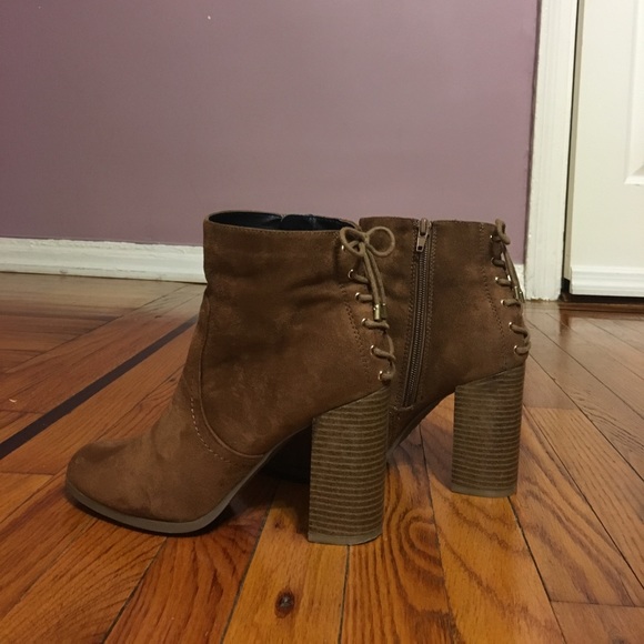 High heel ankle booties - Picture 2 of 3