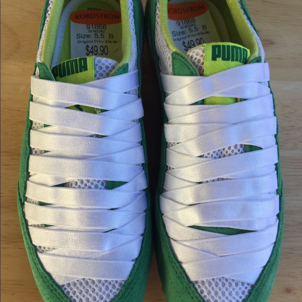 Women’s Puma Sneekers Size 5.5. New with Tags.