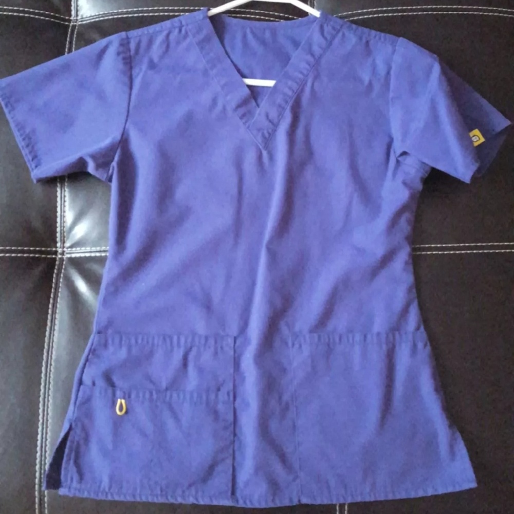 Scrub top